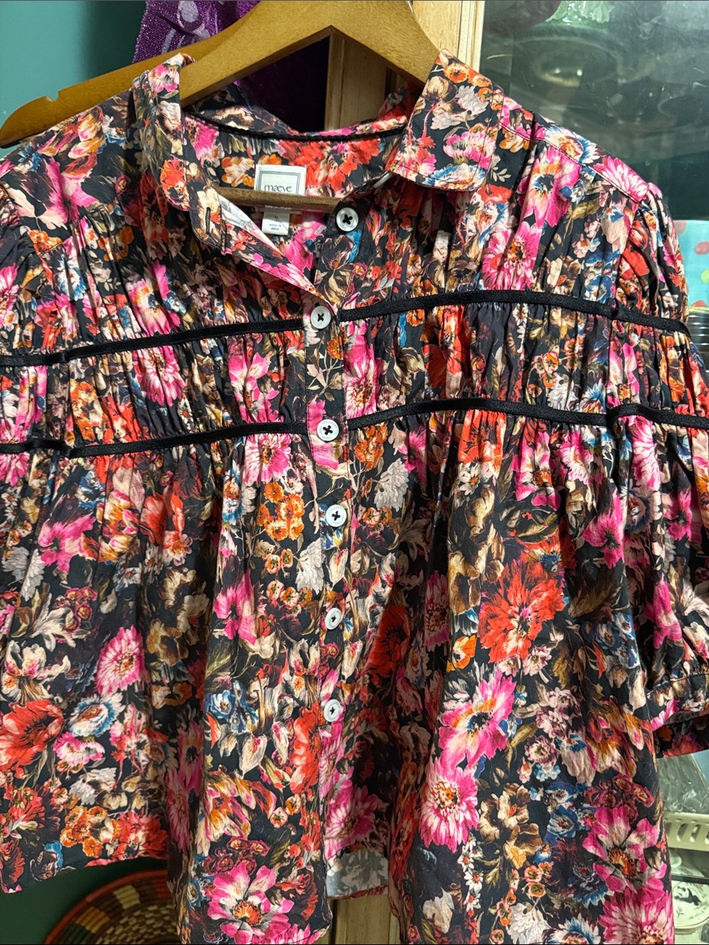 Maeve Multicolor Floral crop blouse with Pink Blooms - Picture 6 of 7